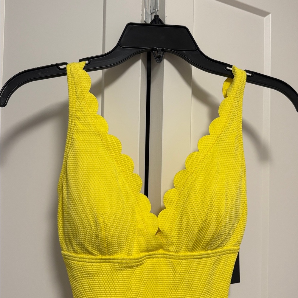 NWT [kate spade] Scalloped Plunge One Piece Swimsuit Cadmium Yellow Women’s XS - Picture 5 of 10
